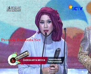 Kategori Selebriti Berhijab Paling Fashionable Zaskia Adya Mecca